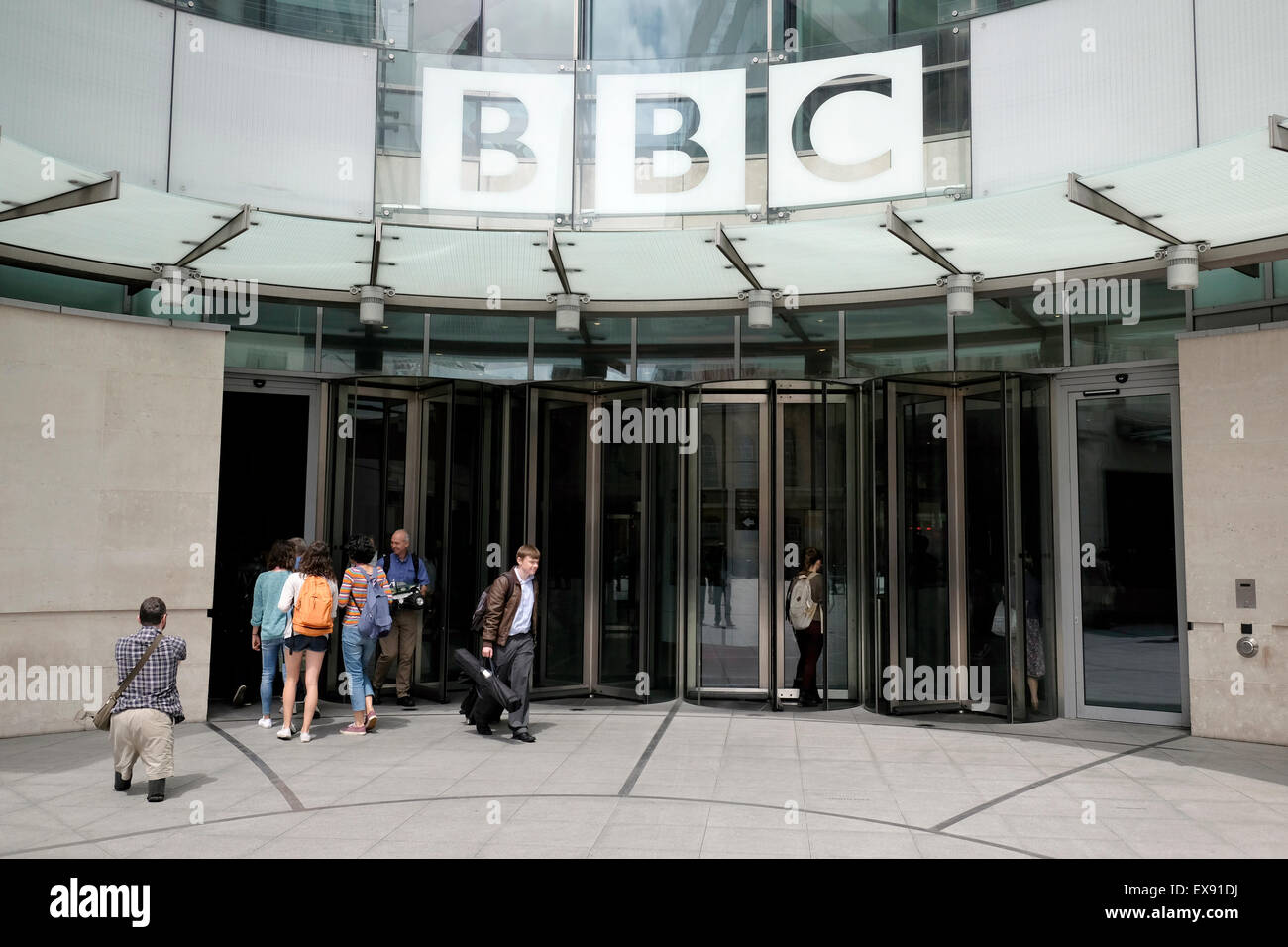 Einen Überblick über den Eingang der BBC in der Londoner Innenstadt Stockfoto