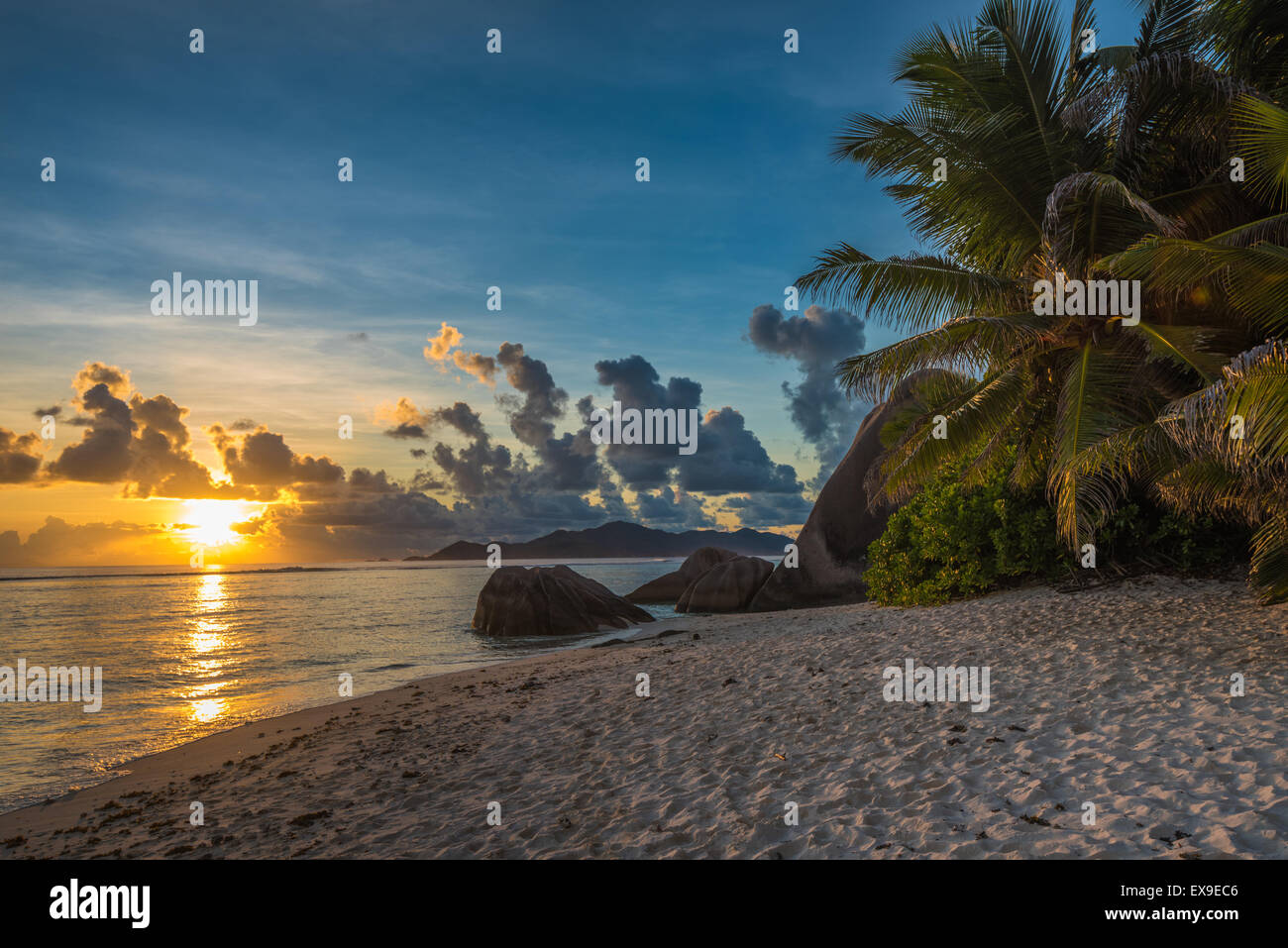 Tropische Insel Strand, Source d ' Argent, La Digue, Seychellen Stockfoto Tropische Insel Strand, Source d ' Argent, La Digue, Seychellen Stockfoto