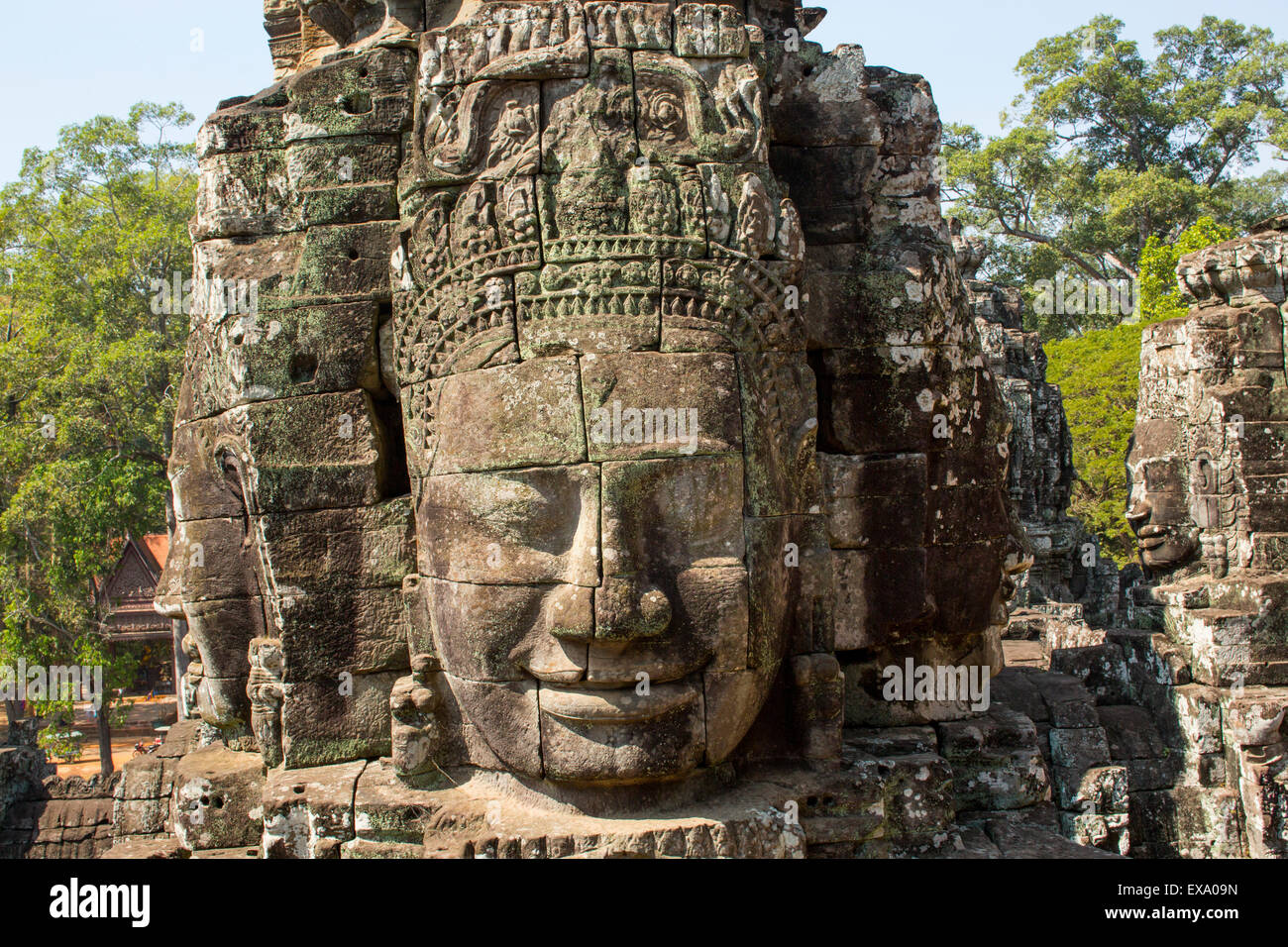 Asien, Kambodscha, Siem Reap, Steinschnitzereien aus dem 12. Jahrhundert buddhistischen König Jayavarman VII am Bayon Tempel in Angkor Wat Stockfoto