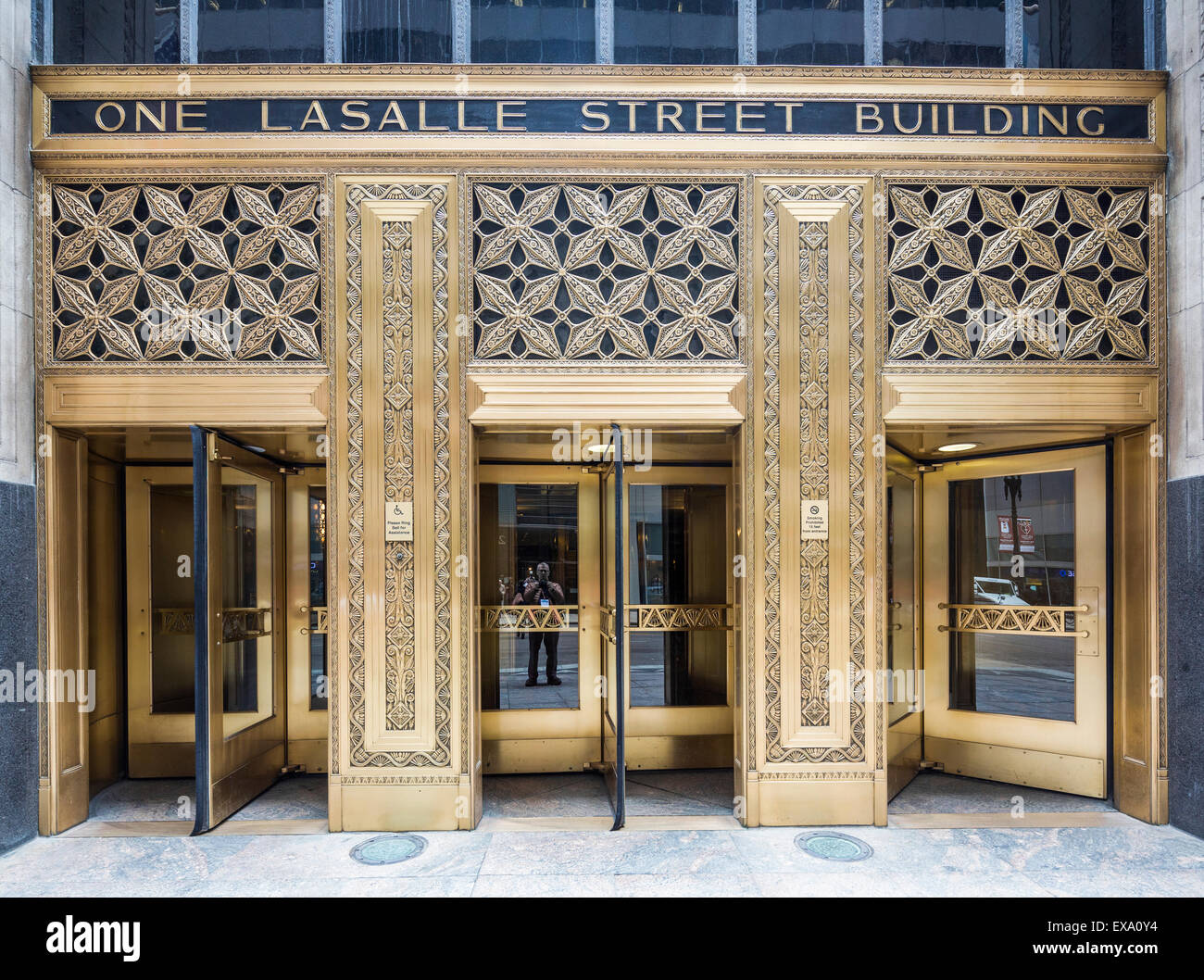 Haustüren, die One North LaSalle Gebäude oder einem LaSalle Street, Chicago, Illinois, USA Stockfoto