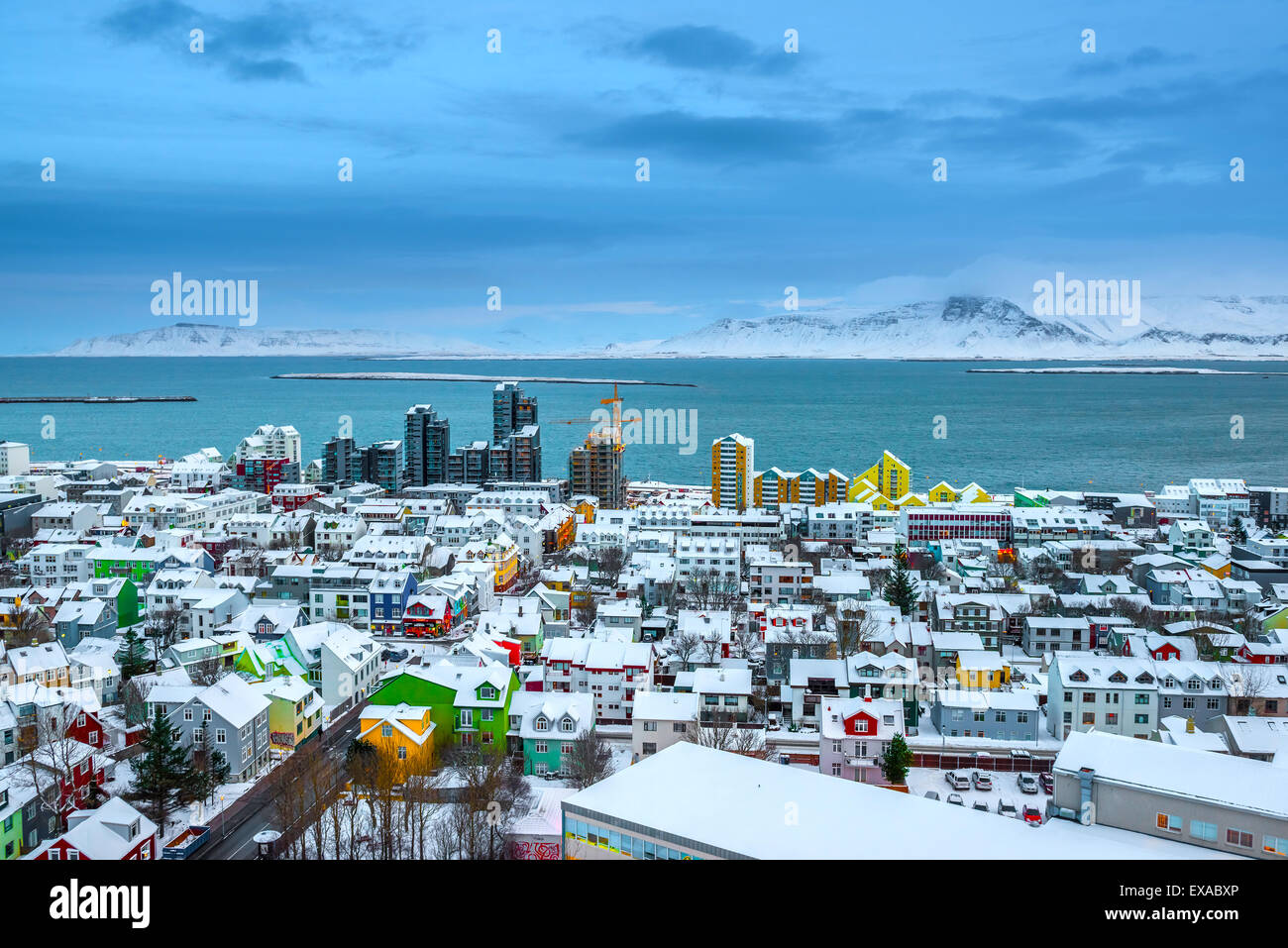 Schöne Skyline von Reykjavik in Island. Reykjavik ist die ...