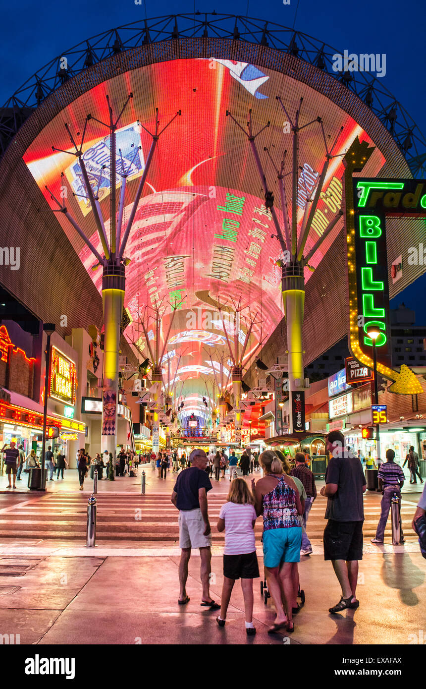 Die Fremont Experience Decke Digitalanzeige über Fremont Street, Las Vegas, Nevada, Vereinigte Staaten von Amerika, Nordamerika Stockfoto