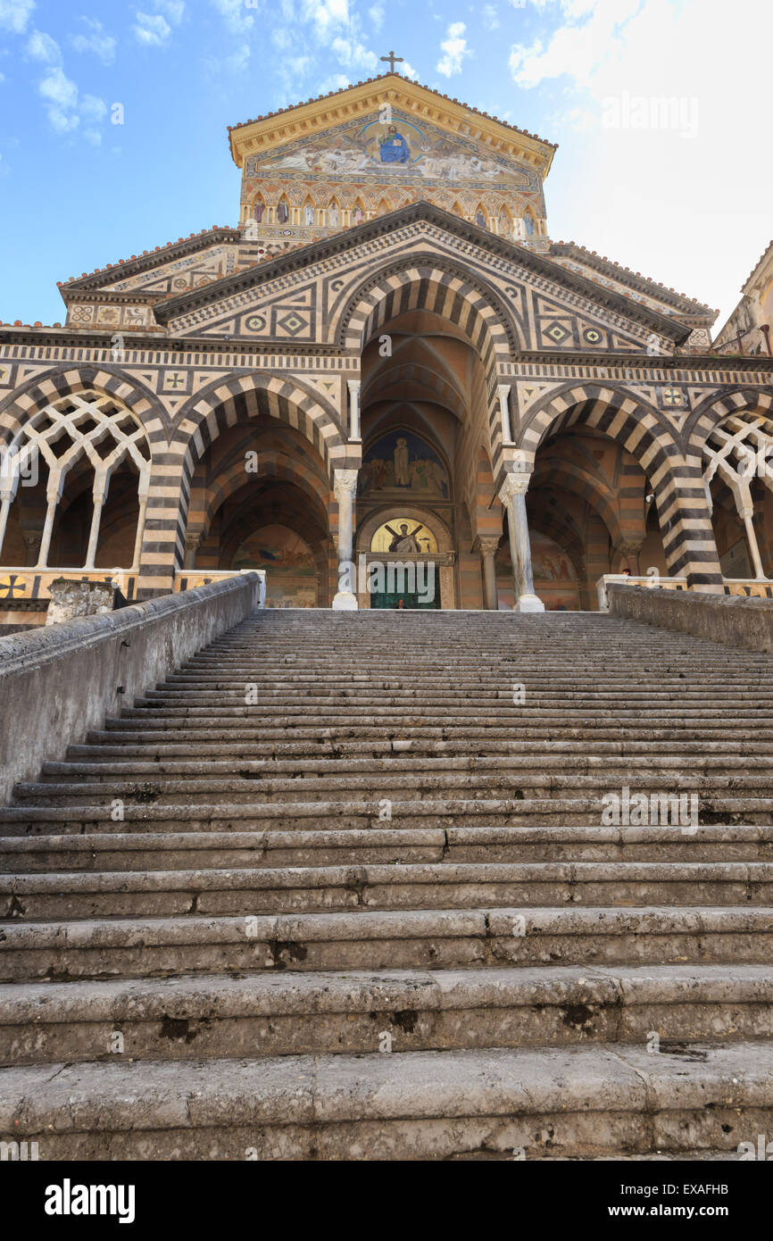 Kathedrale und Stufen mit niemand, Amalfi, Costiera Amalfitana (Amalfiküste), UNESCO-Weltkulturerbe, Campania, Italien Stockfoto