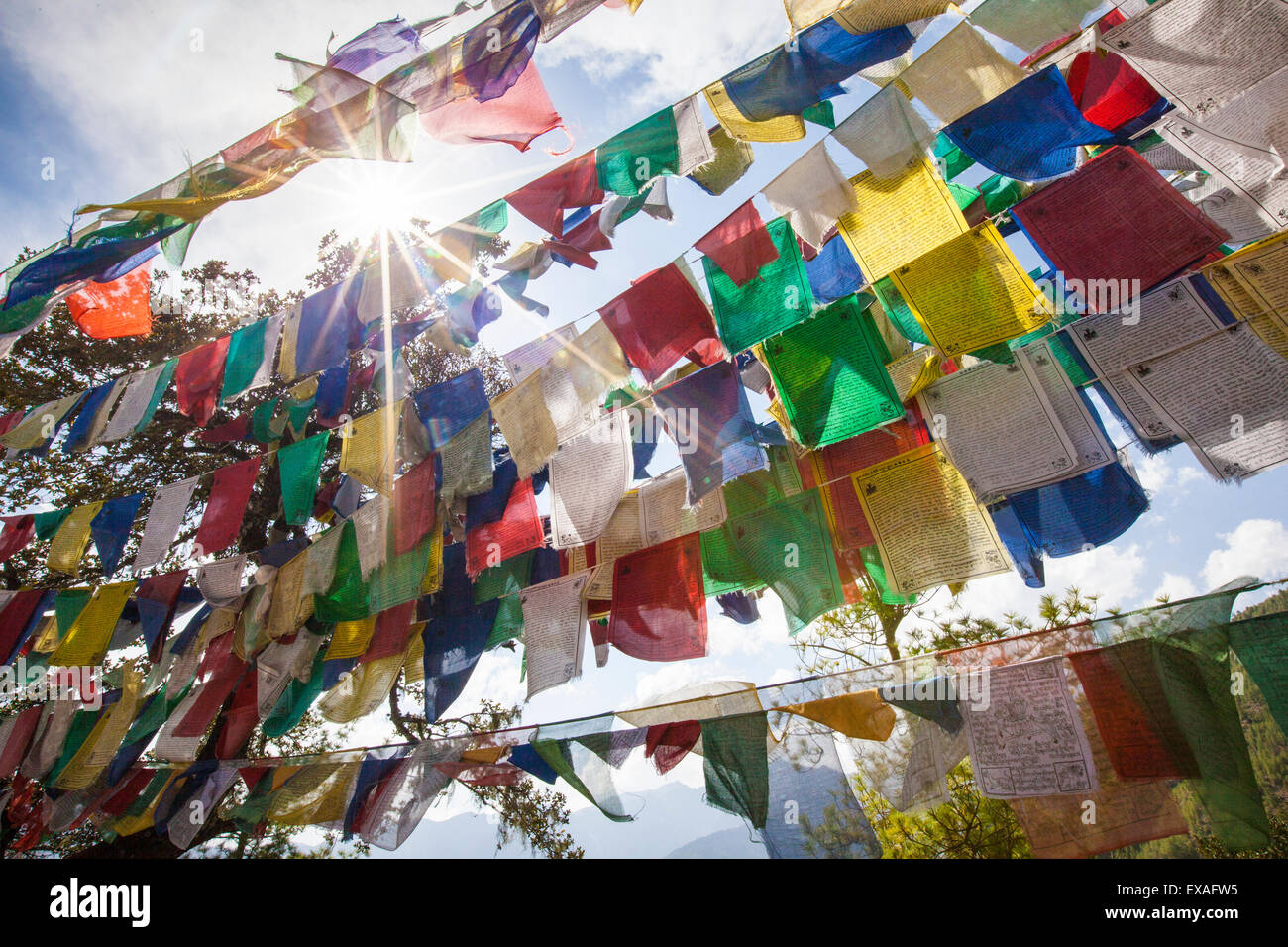Tibetan prayer flags Fotos und Bildmaterial in hoher Auflösung Alamy