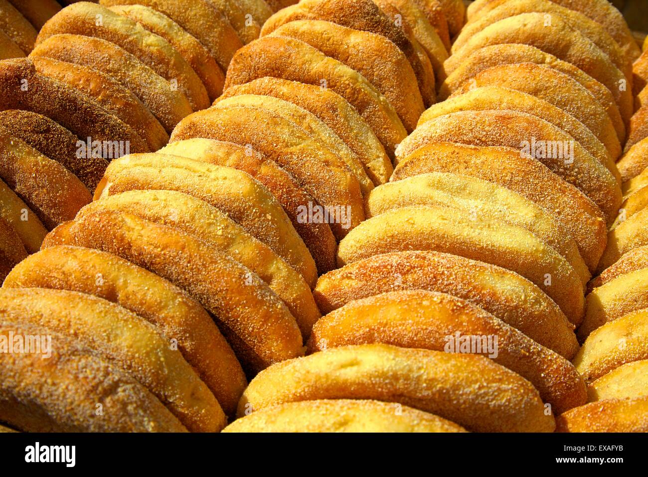 Frisch gebackenes Brot, Rabat, Marokko, Nordafrika, Afrika Stockfoto