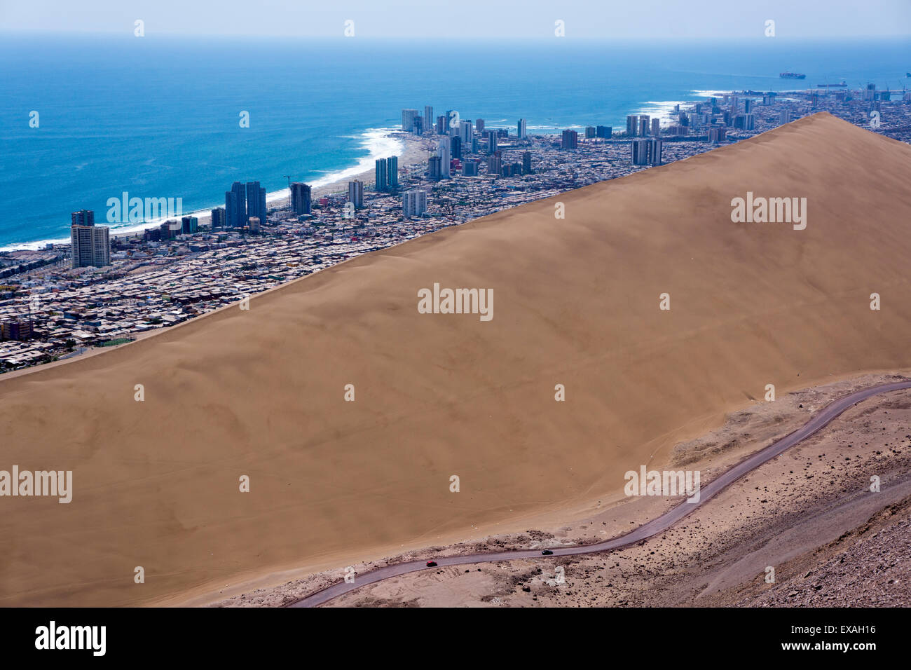 Iquique Stadt und Strand, Atacama-Wüste, Chile, Südamerika Stockfoto