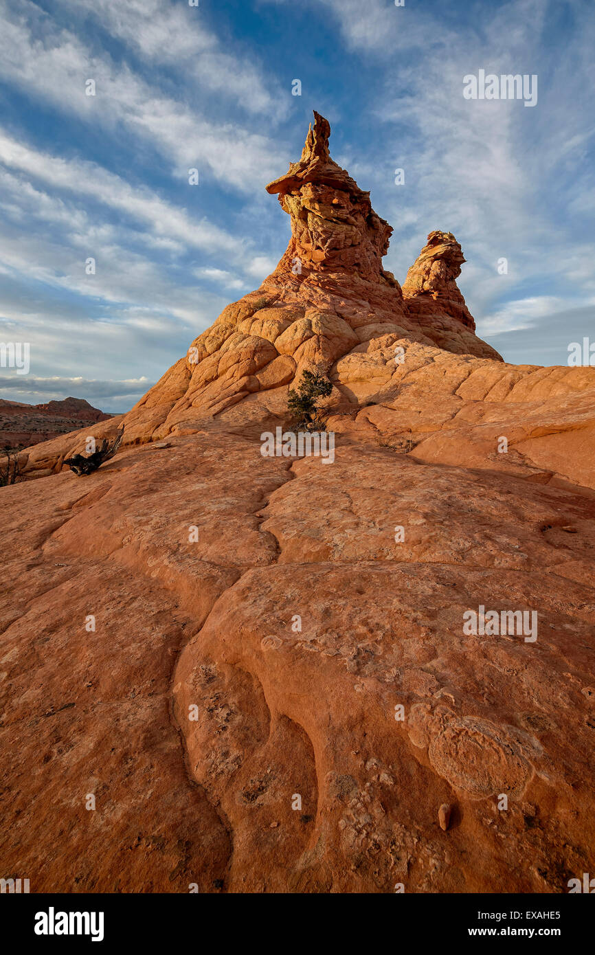 Sandstein-Formationen unter Wolken, Coyote Buttes Wilderness, Vermilion Cliffs National Monument, Arizona, USA Stockfoto