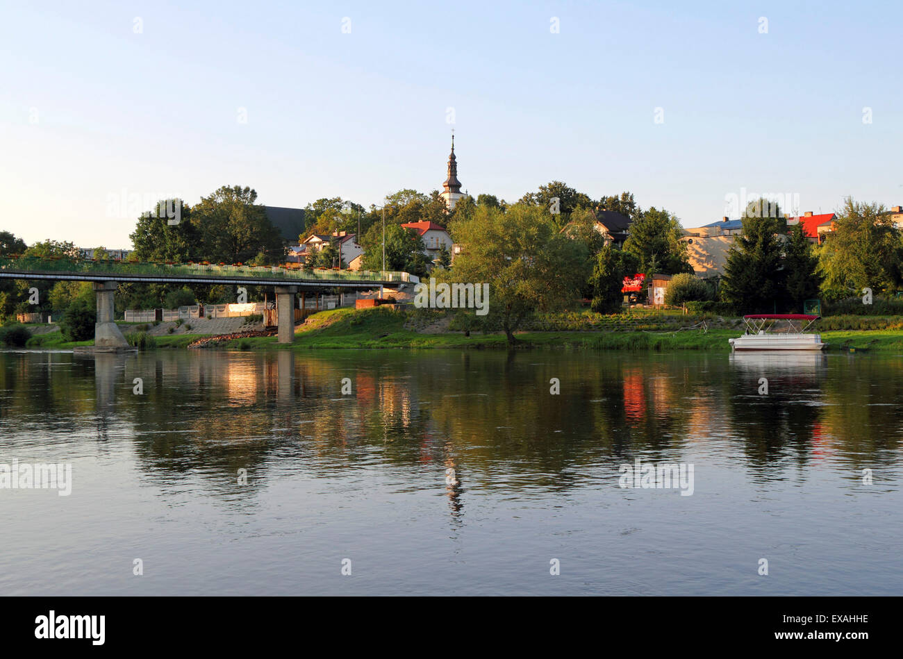 Malerische Stadt von Uniejow bei erholsamen Sommerabend Polen Stockfoto