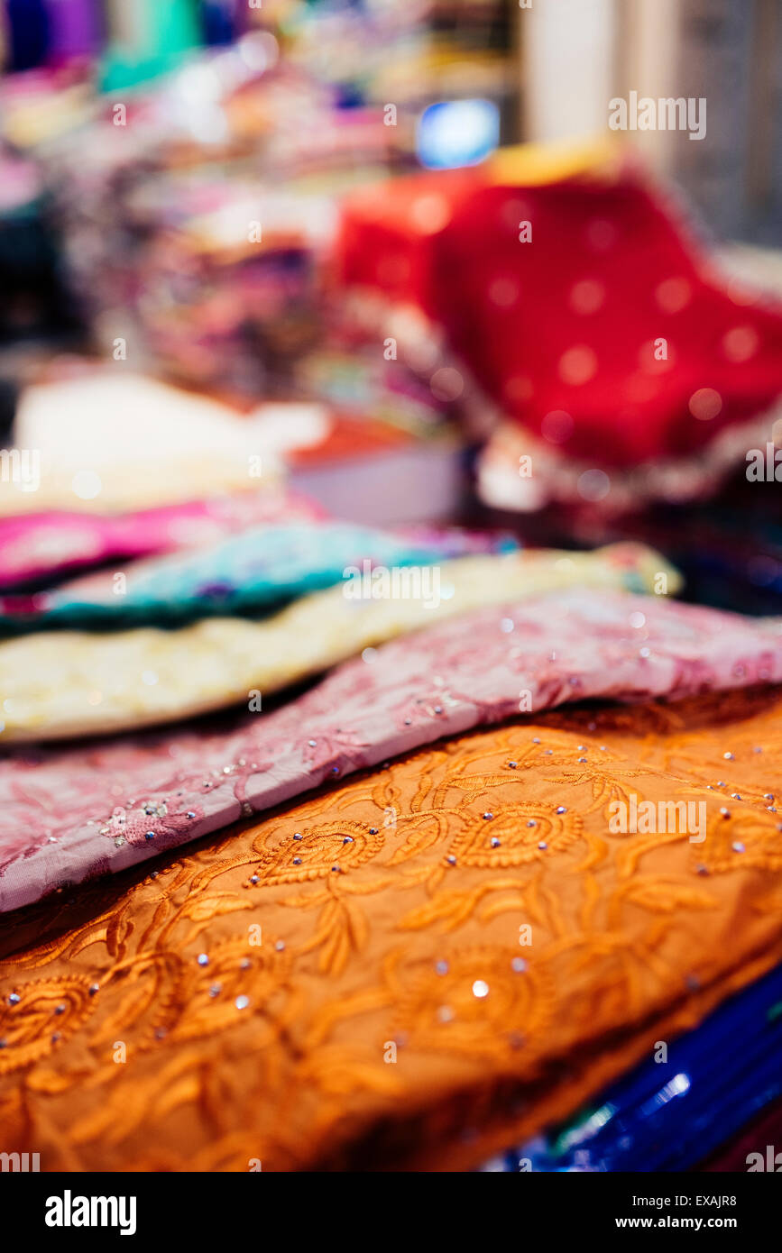 Shastri Textilmarkt bei Nacht, Amritsar, Punjab, Indien, Asien Stockfoto