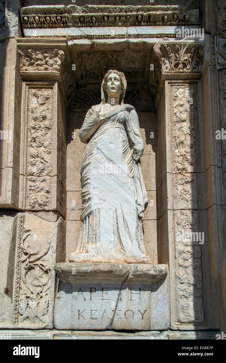 Replik-Statue von Arete (Güte), eines der griechischen Tugenden, Ephesus, Izmir, Türkei Stockfoto