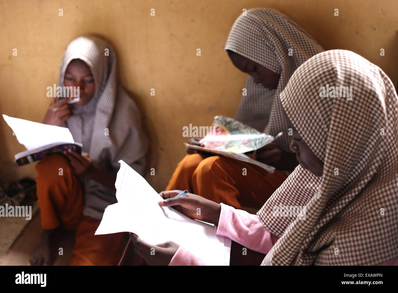 Islamische Schule in Abuja während Examen Sitzung Stockfoto