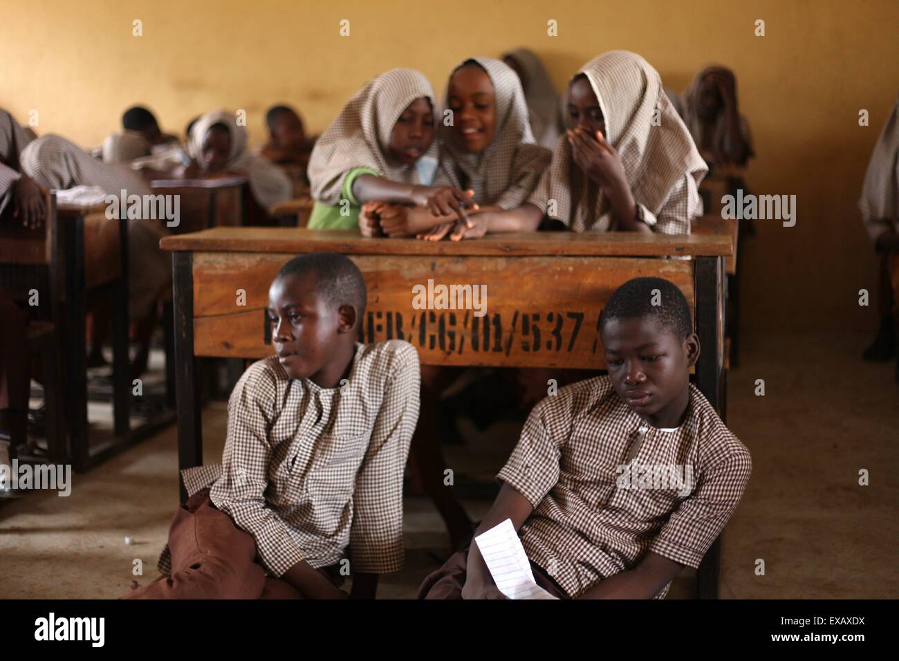 Kinder, die Examen in islamische Schule in Nigeria Stockfoto