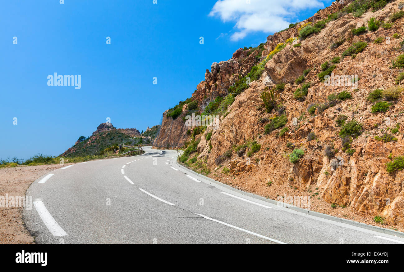 Drehen die Bergstraße, Landschaft von Korsika, Frankreich. Porto Vecchio-region Stockfoto