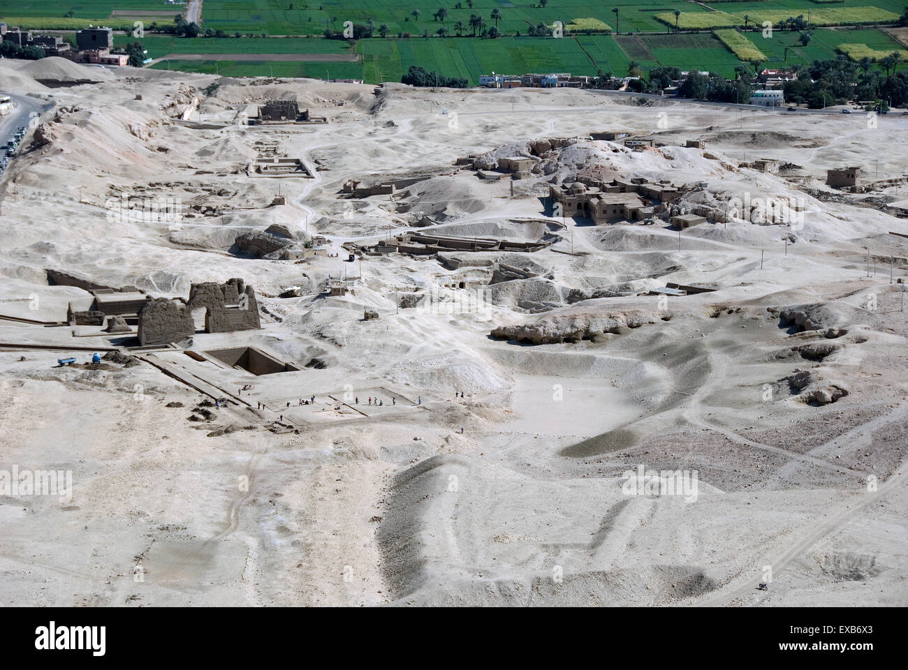 Deir el Bahari, Luxor, Ägypten: Tempel der Königin Hatschepsut (neues Reich 1567-1080 B.C.(Djeser djeseru).view von el Asasif Stockfoto