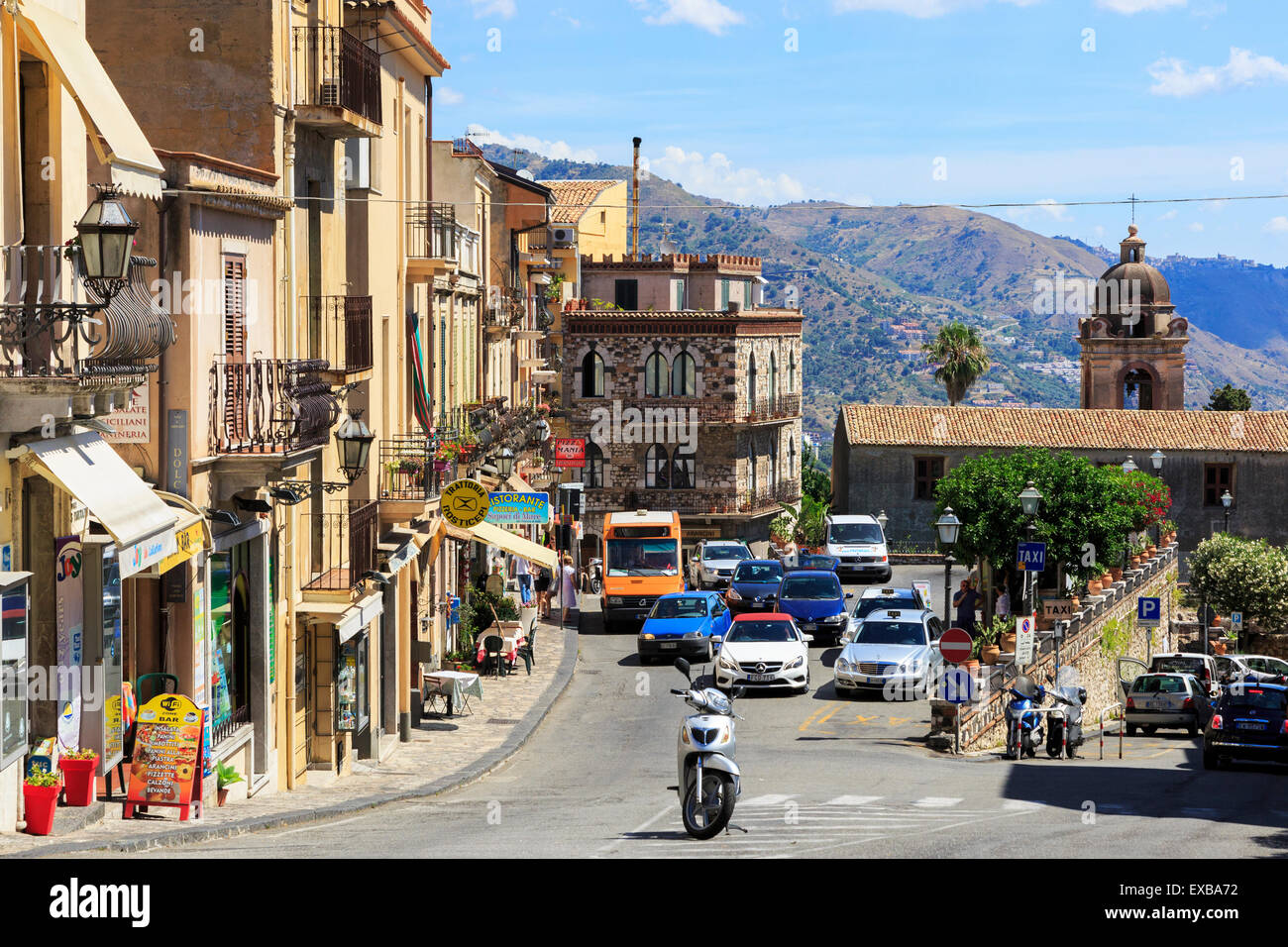 Taormina Dorf, in der Nähe von San Pancrazio Kirche, Bezirk Messina, Sizilien, Italien Stockfoto