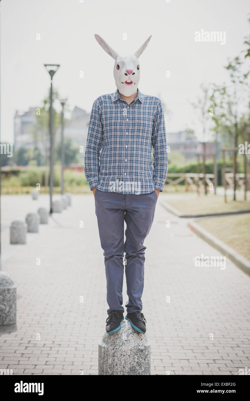 Kaninchen Maske Stockfotos Und Bilder Kaufen Alamy