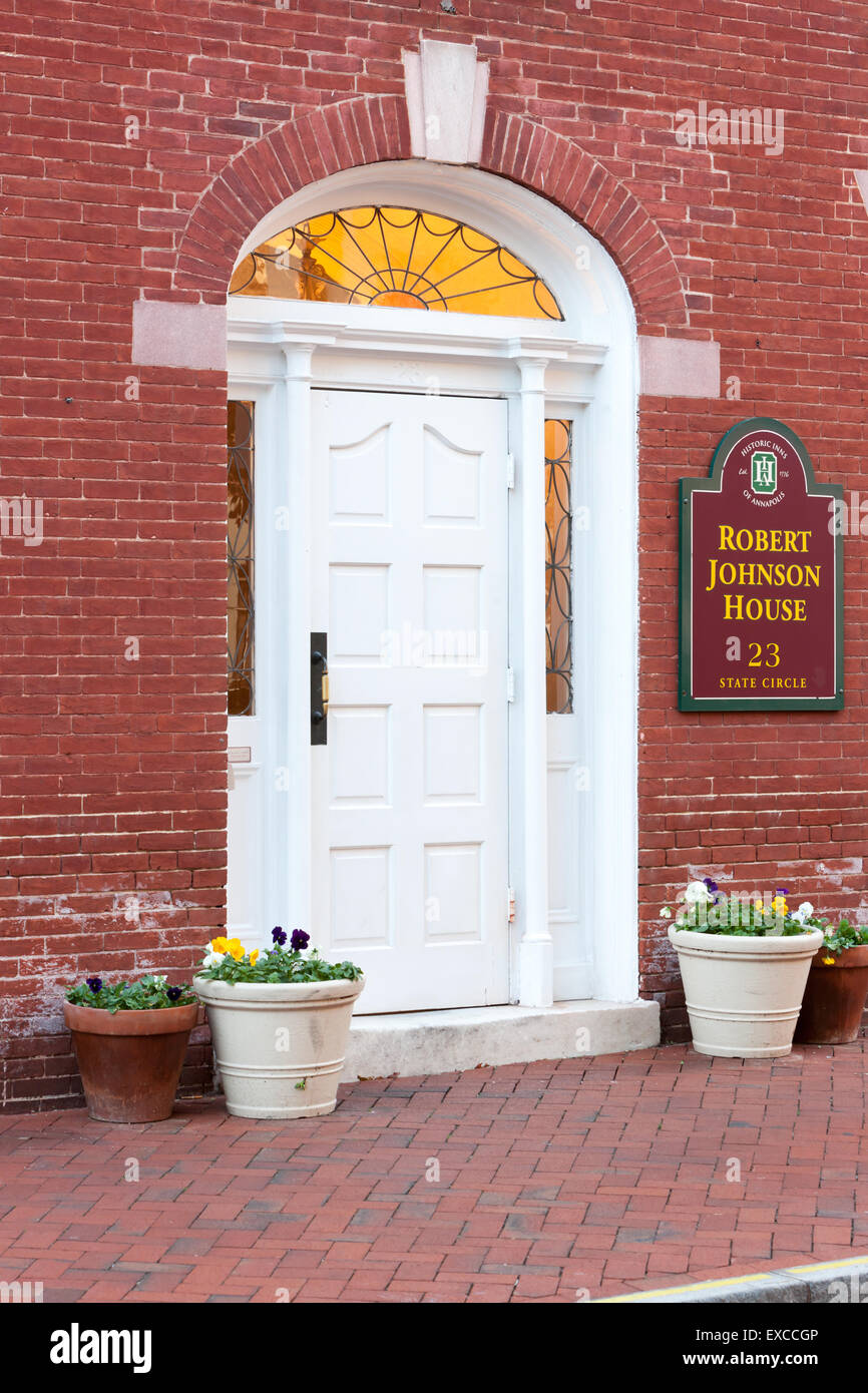 Der vordere Eingang zum historischen Haus von Robert Johnson in Annapolis, Maryland. Stockfoto