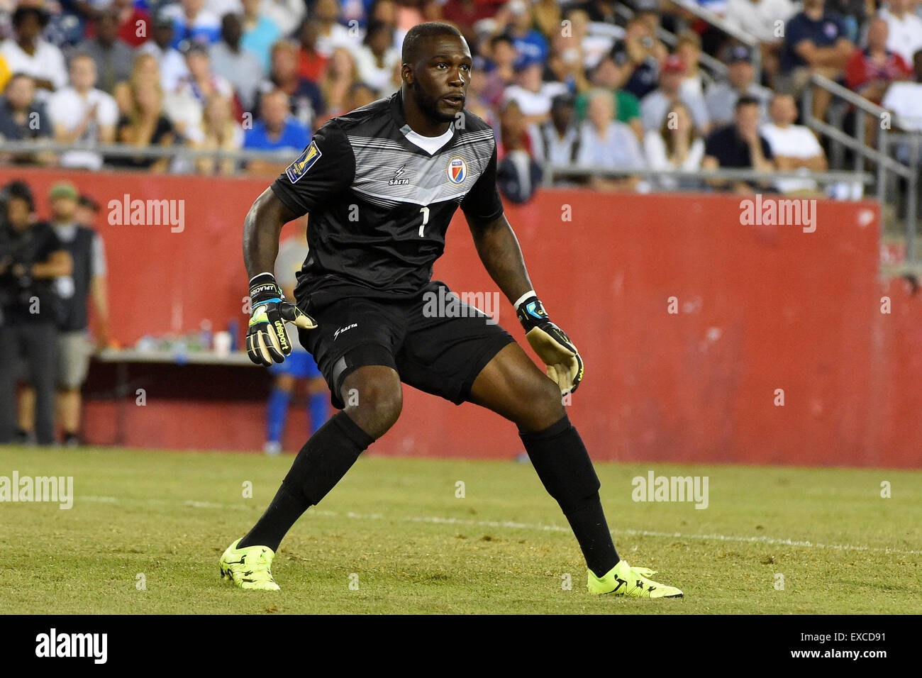 Foxborough, Massachusetts, USA. 10. Juli 2015. Haiti-Torwart Johnny Placide (1) in Spielaktion in der CONCACAF Gold Cup-Gruppenphase match zwischen USA und Haiti im Gillette Stadium in Foxborough, Massachusetts statt. USA gegen Haiti 1: 0. Eric Canha/CSM/Alamy Live-Nachrichten Stockfoto