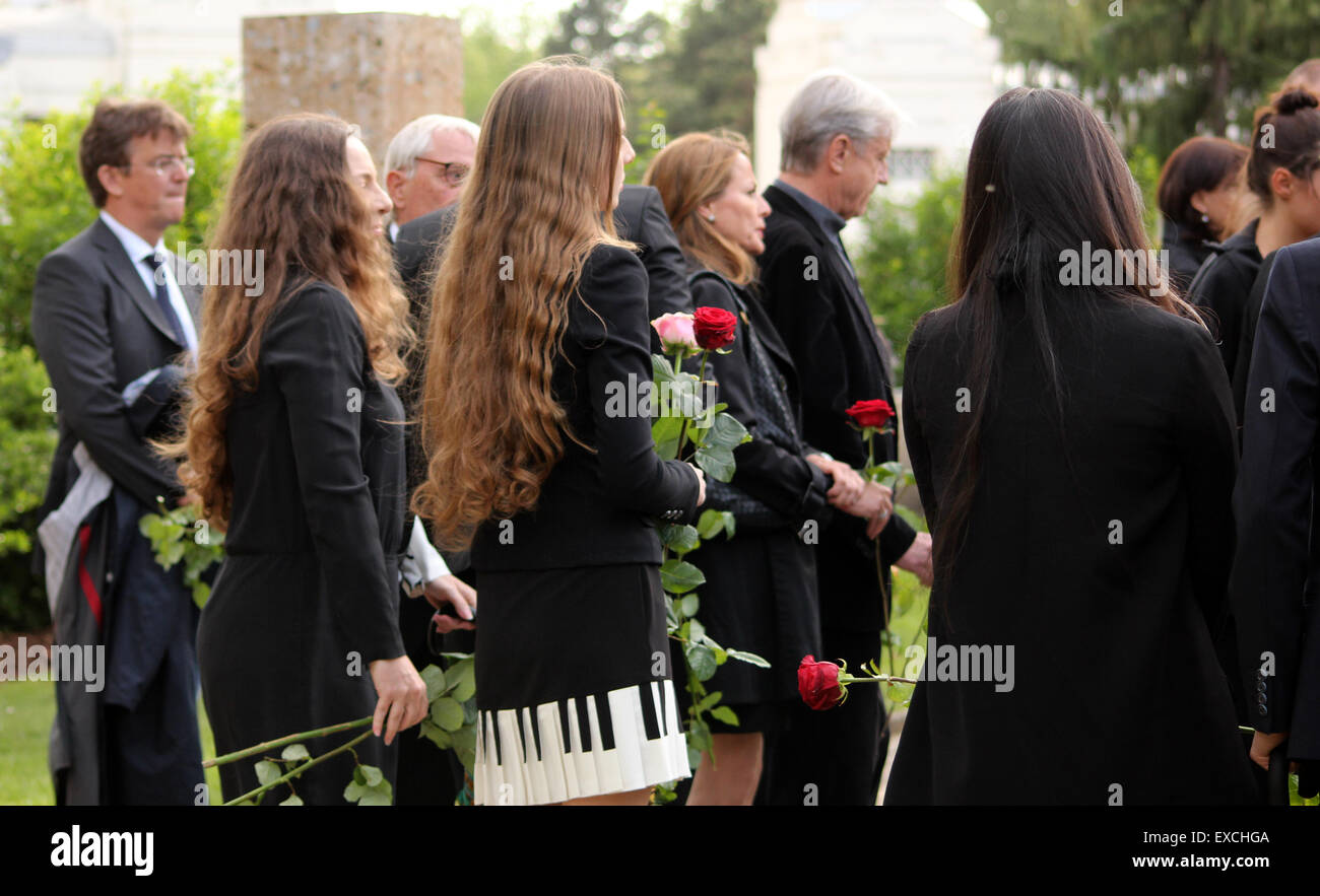 Beerdigung von Udo Jürgens am Wiener Zentralfriedhof mit Sabrina Burda