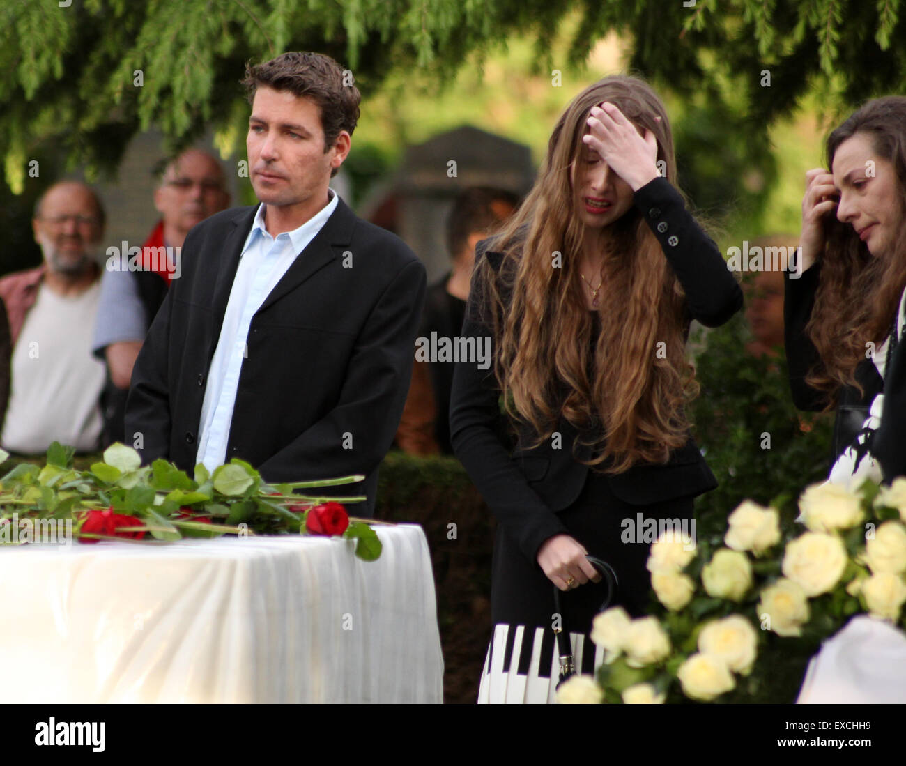 Beerdigung Von Udo Jurgens Am Wiener Zentralfriedhof Mit Gloria Burda Where Wien Osterreich Bei 9 Mai 15 Stockfotografie Alamy