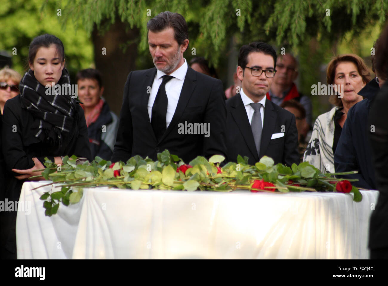 Beerdigung Von Udo Jurgens Am Wiener Zentralfriedhof Mit John Jurgens Wo Wien Osterreich Bei 9 Mai 15 Stockfotografie Alamy