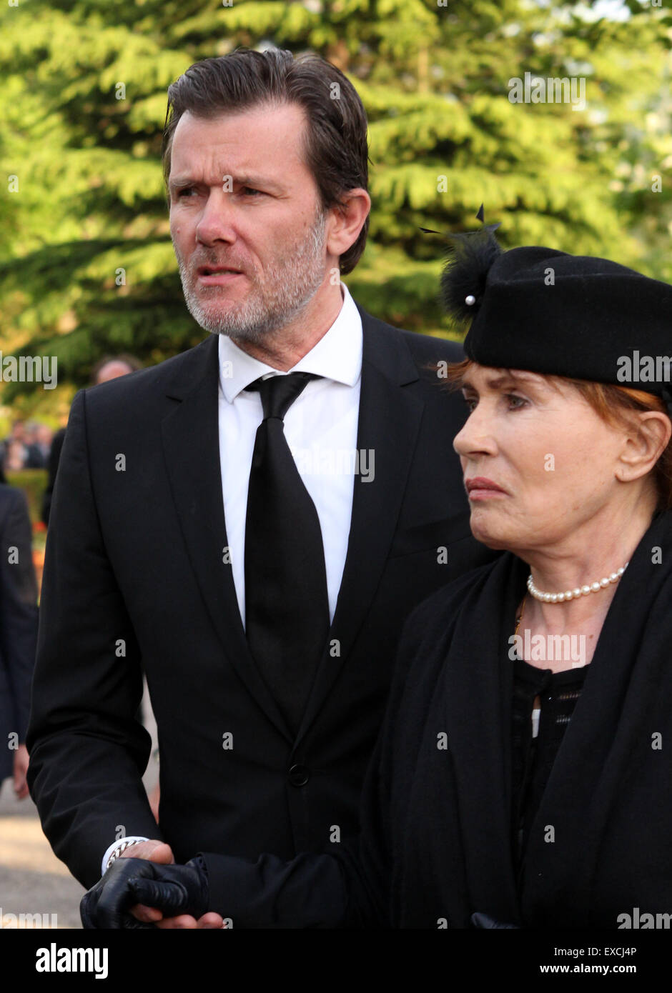 Beerdigung von Udo Jürgens am Wiener Zentralfriedhof mit John Jürgens
