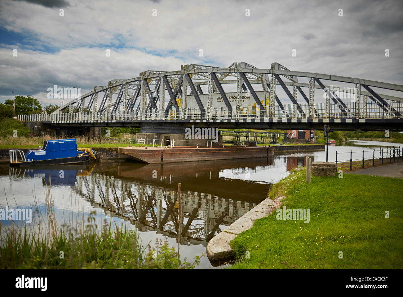 Abgebildet, diese Brücke über den River Weaver wurde 1932 erbaut und war der erste des Landes ruhen auf einem schwimmenden Ponton. Es Stockfoto