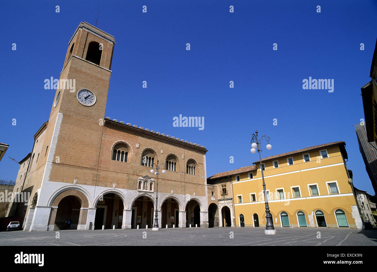 Italien, Le Marche, Fano, Piazza XX Settembre, Palazzo della Ragione Stockfoto
