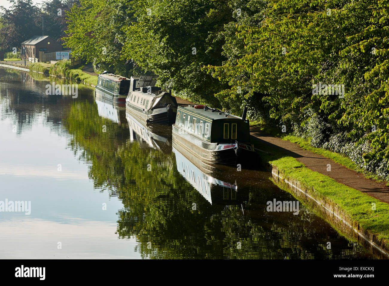 Morings auf dem Trent und Mersey Kanal in der Nähe von The Anderton Boot Lift ist ein zwei Caisson Aufzug Schloss in der Nähe des Dorfes Anderton, Stockfoto