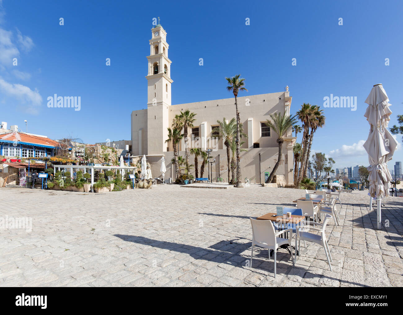 TEL AVIV, ISRAEL - 2. März 2015: Die St. Peterskirche in der Altstadt von Jaffa in Tel Aviv Stockfoto
