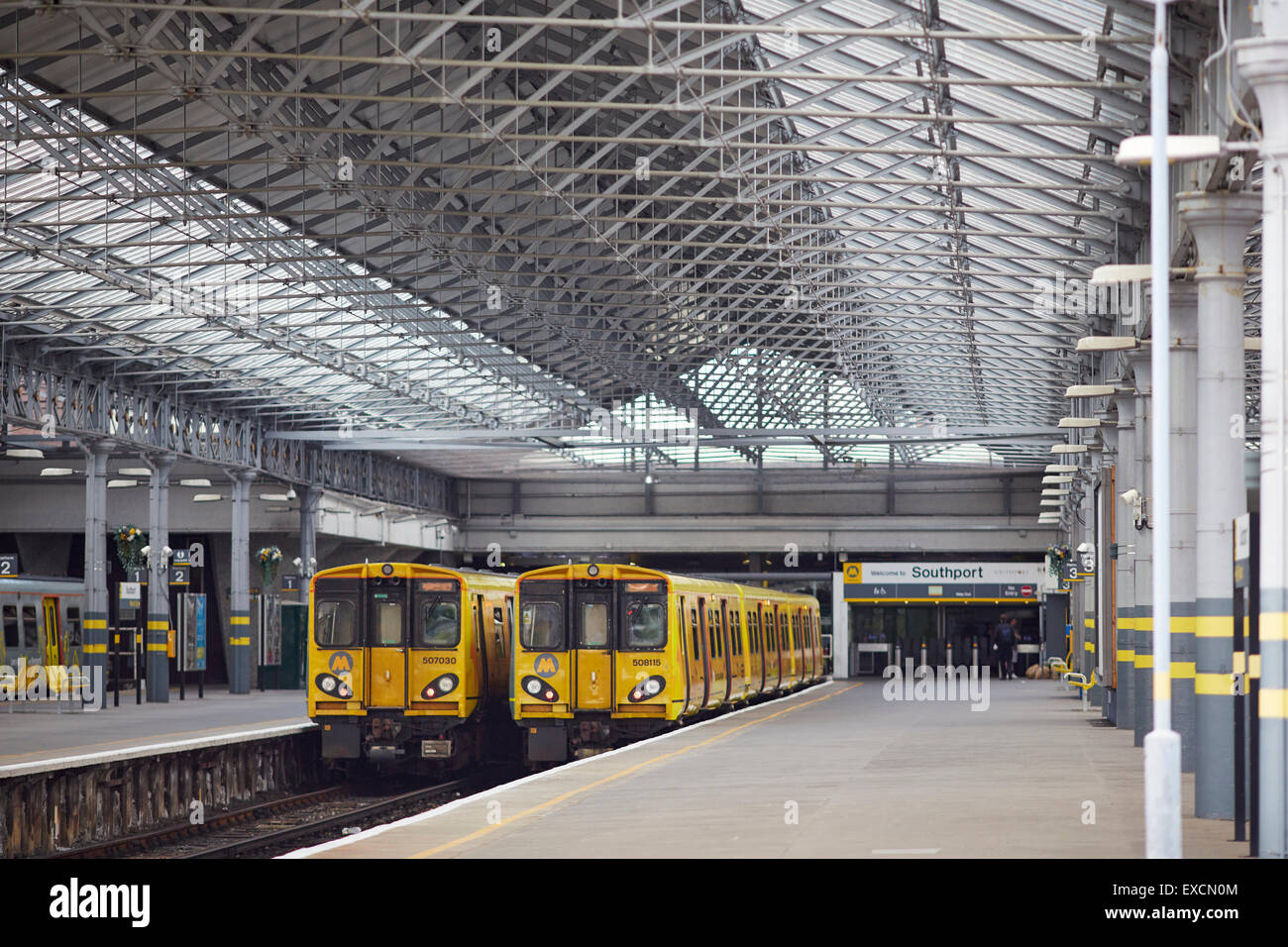 Bilder rund um Southport abgebildet Southport Merseyrail Klasse 508 und 507 Züge The Liverpool Linie wurde ursprünglich gebaut, ich Stockfoto