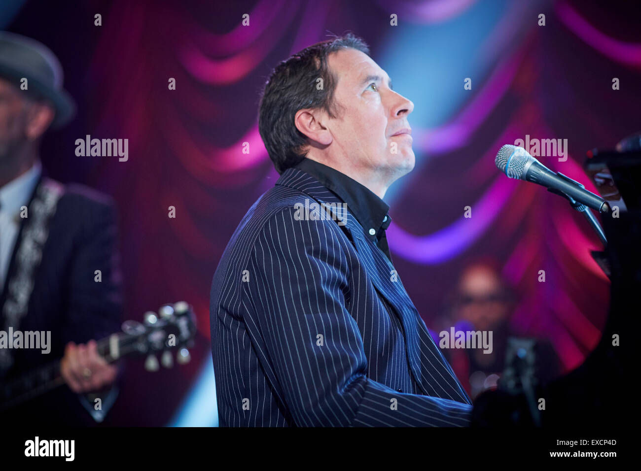 Jools Holland Big Band-Veranstaltung in Blackpools Wintergarten für das BBC Fernsehen zeigen auf der Bühne am Klavier Veranstaltung nachschlagen Celebr Stockfoto