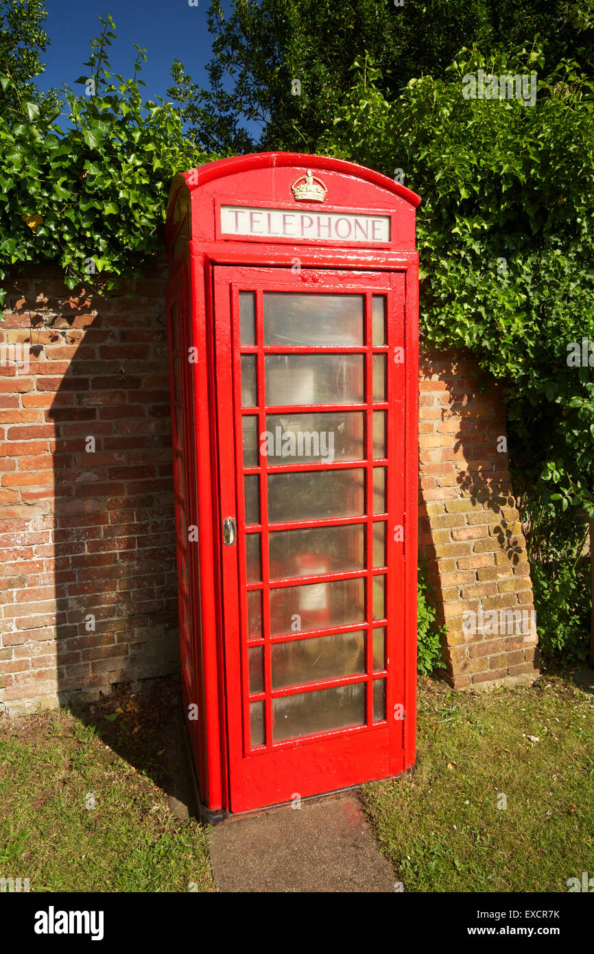 Rote Telefonzelle in Chesterton Shropshire West Midlands England UK Stockfoto