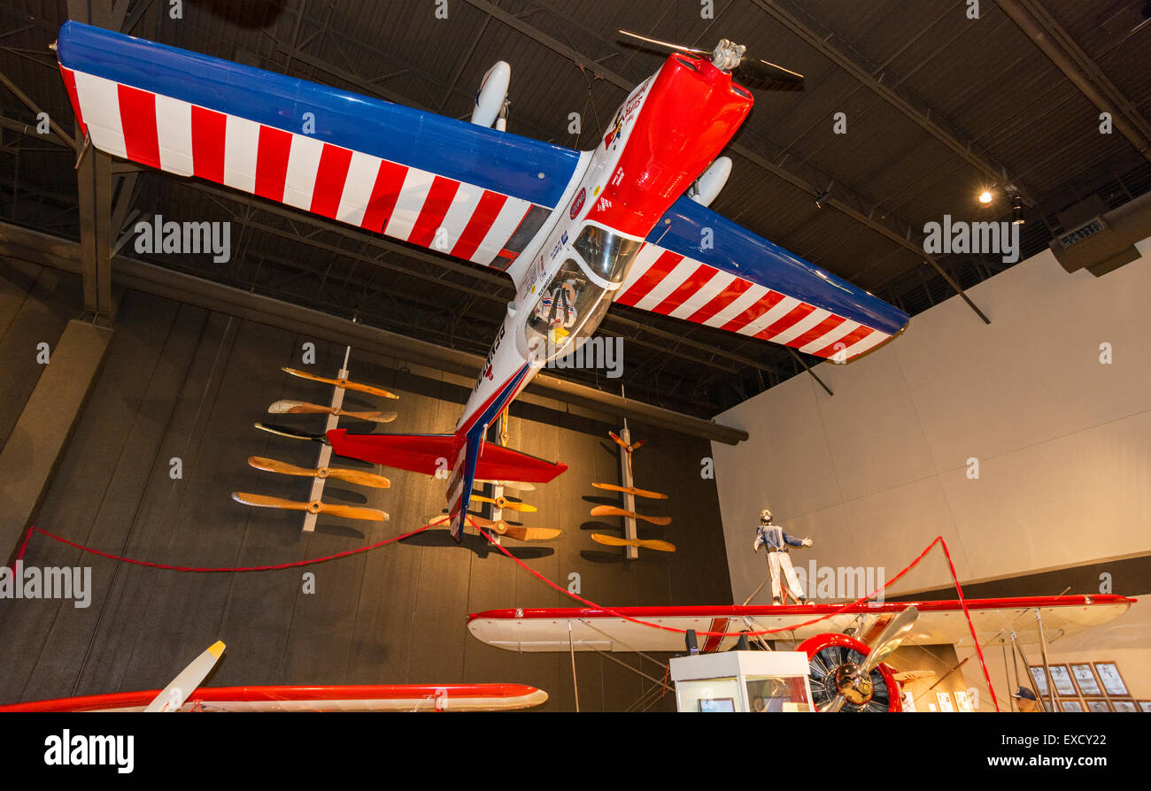 Oshkosh, Wisconsin, Kunstflug Flugzeuge, 1950 DeHavilland DHC-B1-2 Streifenhörnchen geflogen von Art Scholl, EAA AirVenture Museum Stockfoto