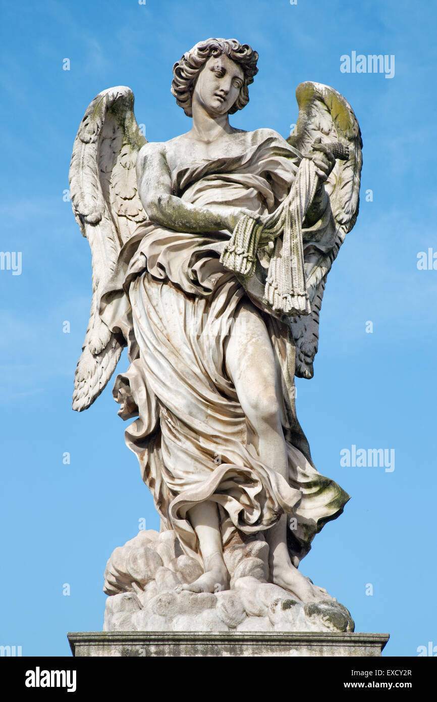 Rom, Italien - 27. März 2015: Engel mit den Peitschen - Ponte Sant'Angelo - Engel-Brücke - entworfen von Lazzaro Morelli Stockfoto