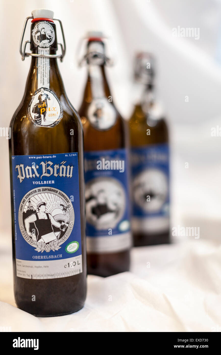 Pax Bräu Vollbier, ein bayerisches Bier gebraut von Pax Bräu Oberelsbach. Stockfoto