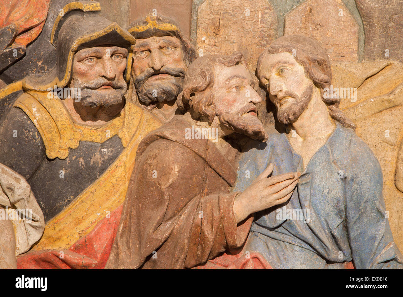 BANSKA STIAVNICA, Slowakei - 5. Februar 2015: Die Details der geschnitzten Relief der Verrat des Judas als Teil des barocken Kalvarienberg f Stockfoto