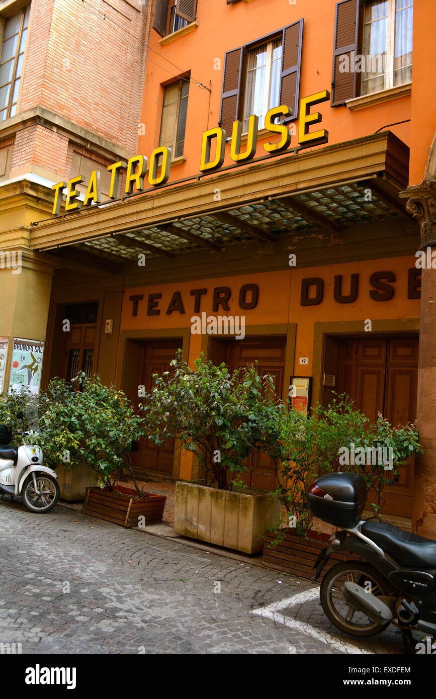 Außenseite des Teatro Duse in Bologna, Italien Stockfoto