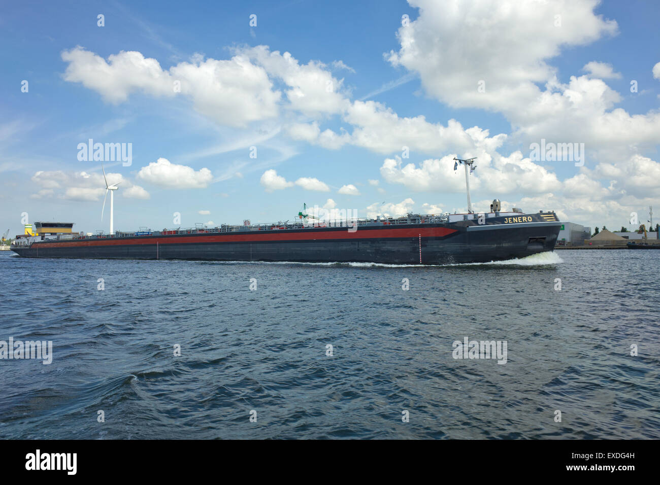 Große niederländische Frachtschiff oder Schiff auf dem Nordseekanal Holland Stockfoto