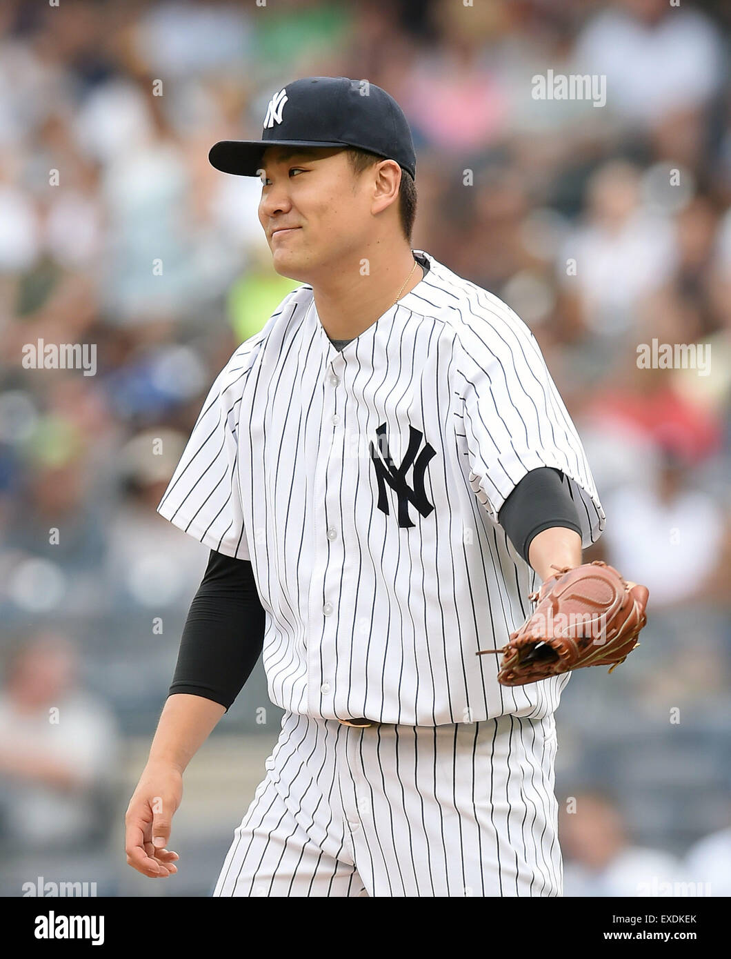 New York, USA. 9. Juli 2015. Masahiro Tanaka (Yankees) MLB: New York Yankees Krug Masahiro Tanaka ab reagiert während Baseball-Spiel gegen die Oakland Athletics im Yankee Stadium in New York, Vereinigte Staaten von Amerika. © AFLO/Alamy Live-Nachrichten Stockfoto