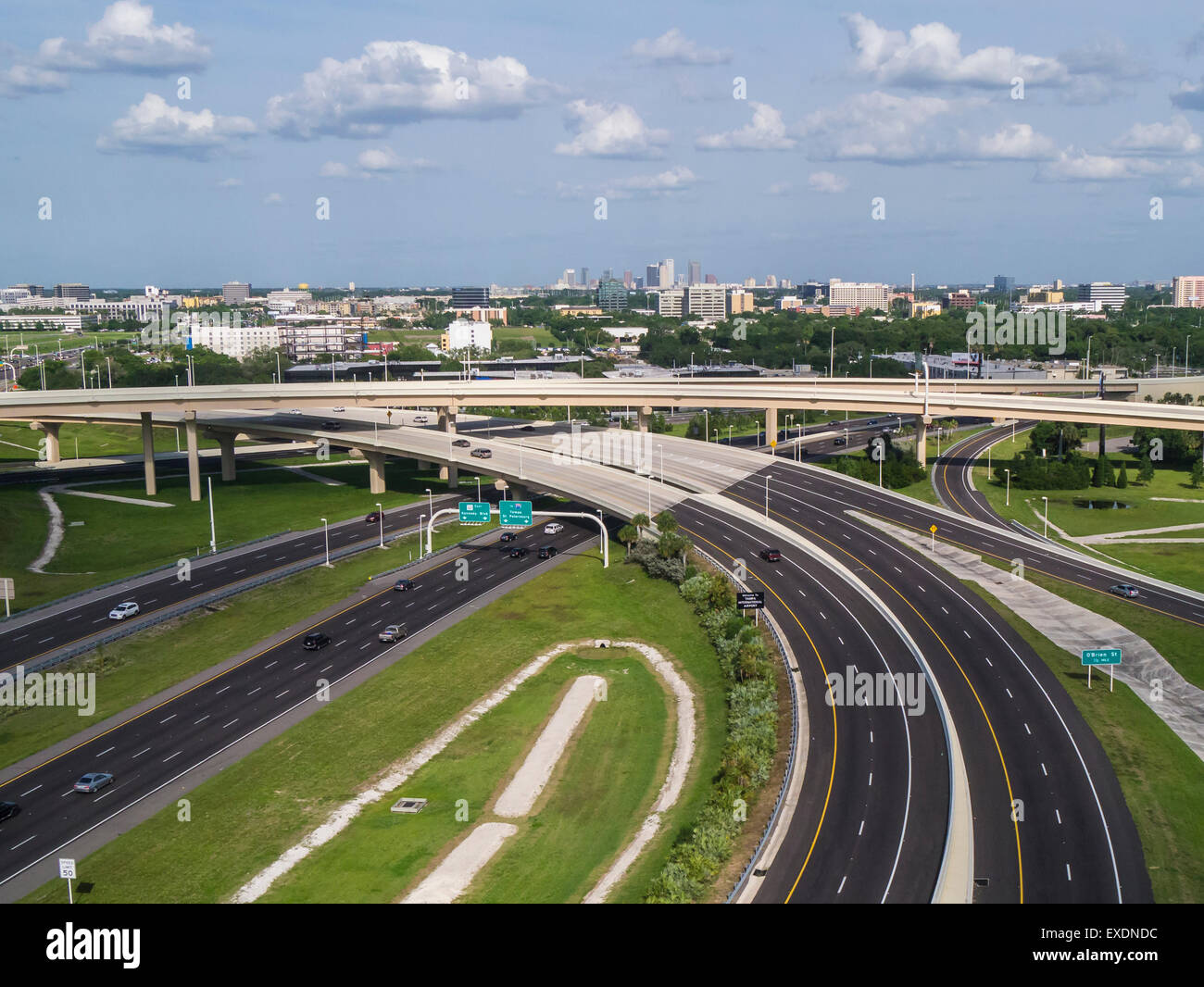 Antennen von Expreeways über Brücken in Tampa Florida Stockfoto