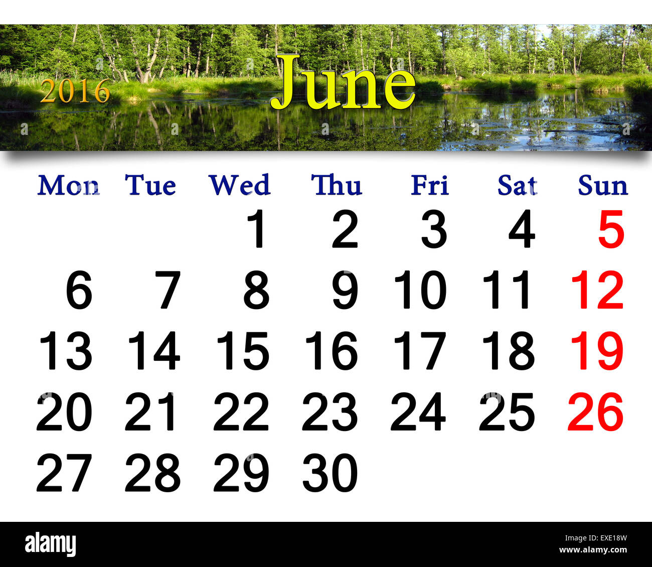 Kalender für Juni 2016 auf dem Hintergrund der Waldsee. Kalender für das Drucken und verwenden im Büroalltag. Stockfoto