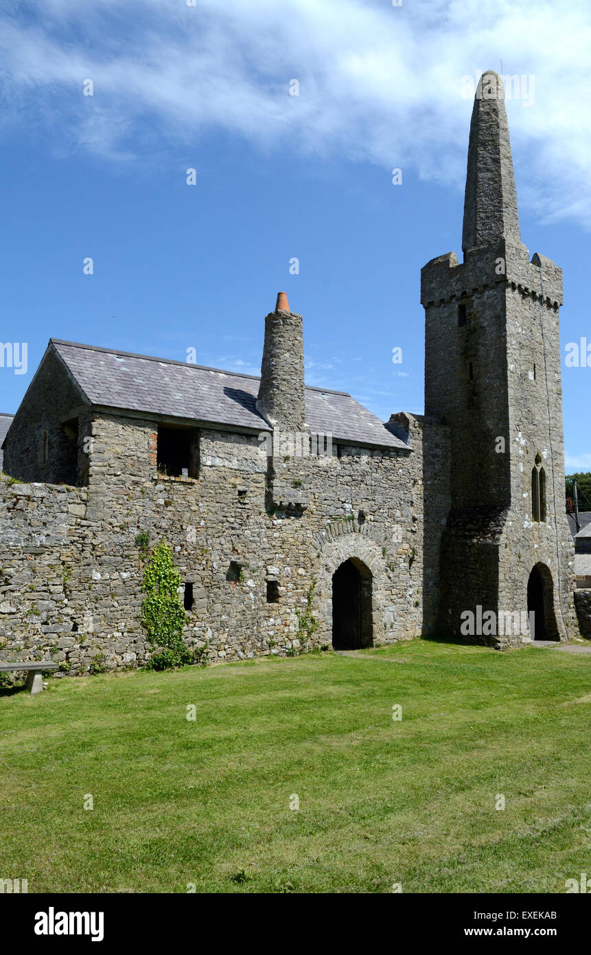 St. Illtyds Kirche oder den alten Priorat Caldey Island Tenby Pembrokeshire Wales Stockfoto