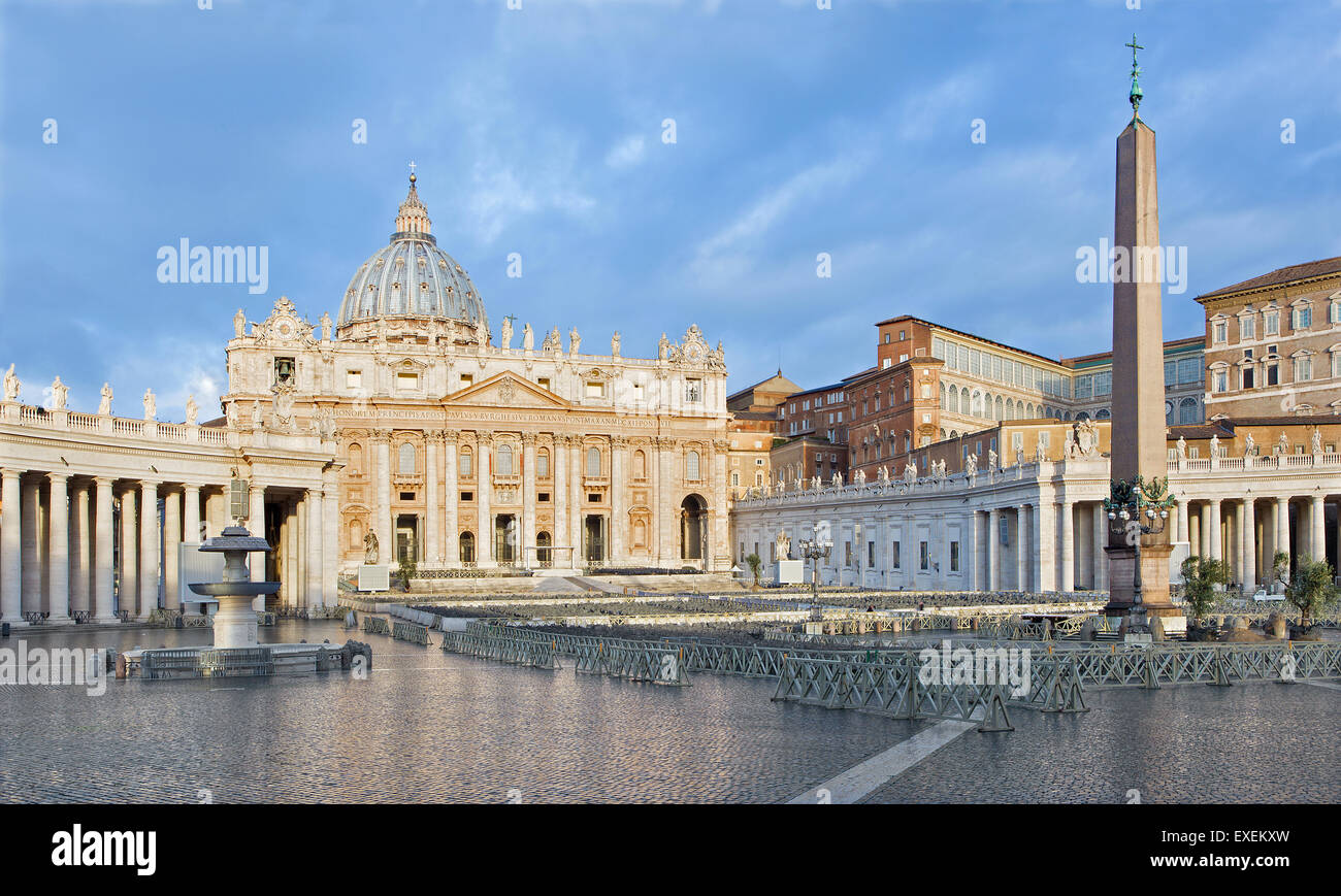 Rom - Petersdom - "Basilica di San Pietro" und den Platz am Morgen vor der Palmsonntag. Stockfoto