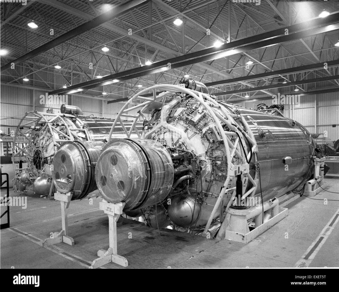 Dieses Bild zeigt Details zu den Atlas Centaur C-1- und C-2-Raketen, die für den Abflug von Nutzlasten in den Weltraum entscheidend waren. Die Centaur-Raketen waren bekannt für ihre Zuverlässigkeit und Präzision bei der Lieferung von Raumfahrzeugen in den Orbit, einschließlich für NASA-Missionen. Stockfoto