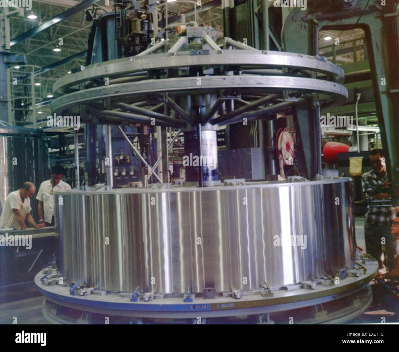 Dieses Bild aus der Atlas negative Collection zeigt wichtige Momente aus dem Atlas-Raketenprogramm, einem großen Projekt in den 1950er und 60er Jahren, das sich auf die Entwicklung von Systemen für interkontinentale ballistische Raketen (ICBM) für die Vereinigten Staaten konzentriert. Stockfoto