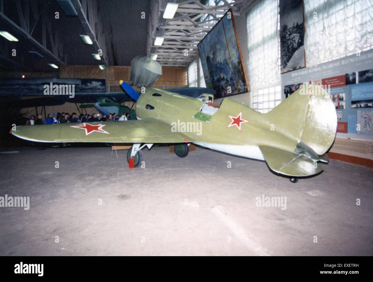 Dieses Bild zeigt eine Nachbildung der Polikarpow I-16, einem sowjetischen Kampfflugzeug, das während des Spanischen Bürgerkriegs und der frühen Phasen des Zweiten Weltkriegs eingesetzt wurde. Stockfoto