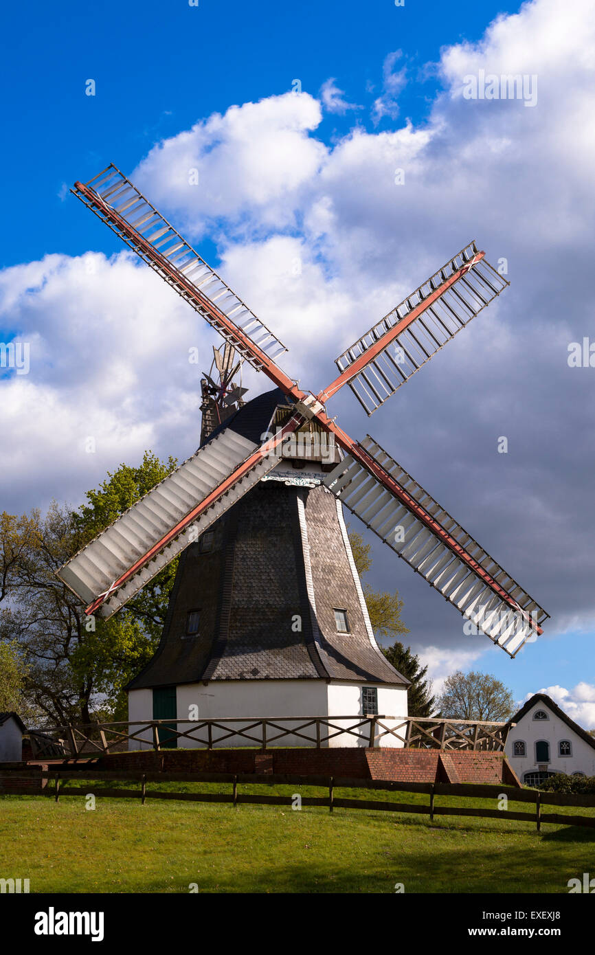 Europa, Deutschland, Niedersachsen, Worpswede, diese Windmühle aus dem Jahre 1838 ist das Wahrzeichen des Dorfes Worpswede.  Europa, Deutschlan Stockfoto