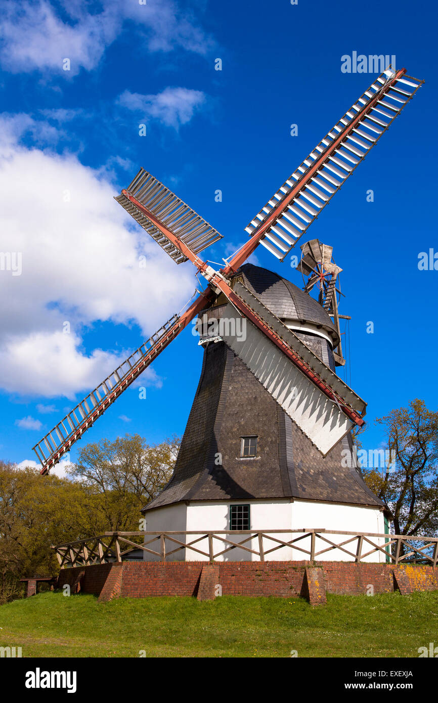 Europa, Deutschland, Niedersachsen, Worpswede, diese Windmühle aus dem Jahre 1838 ist das Wahrzeichen des Dorfes Worpswede.  Europa, Deutschlan Stockfoto