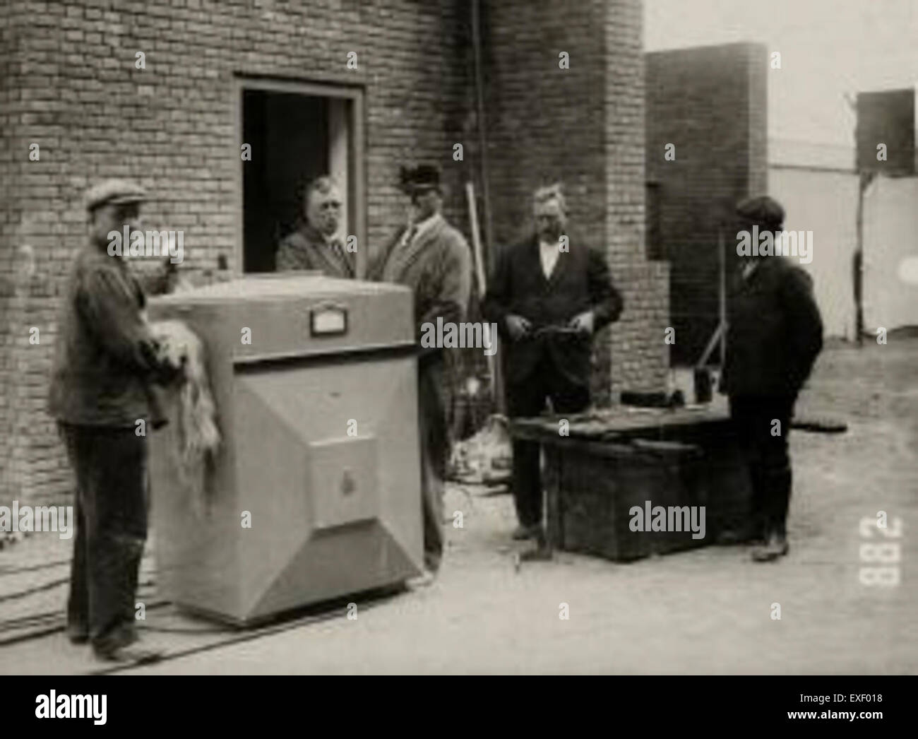 Die Olympischen Spiele 1928 in Amsterdam waren das erste Mal, dass Frauen an Leichtathletikveranstaltungen teilnahmen. Die Veranstaltung zeigte die wachsende Inklusivität im internationalen Sport, bei der Athleten aus aller Welt zu den Spielen zusammentrafen. Stockfoto